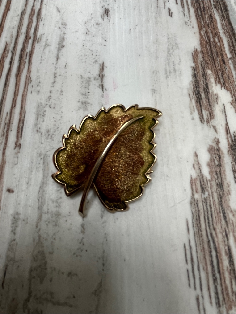 Vintage Autumn Maple Leaf Brooch Pin Gold Tone Green Brown Enamel